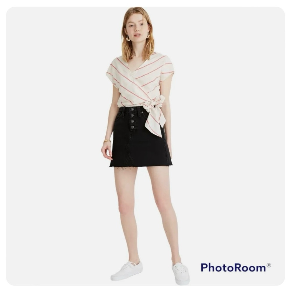 Madewell Rigid Denim A-Line Black Mini Skirt
Jean Button Fly